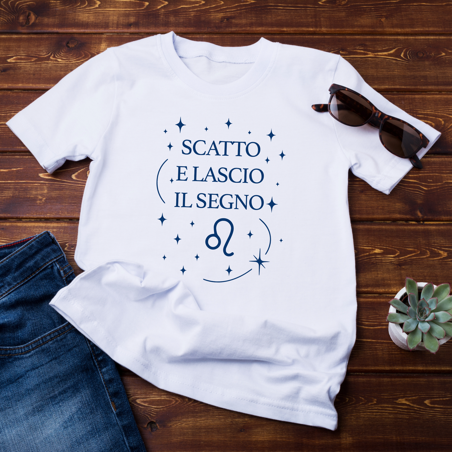 "Run & Shoot - Das analoge Abenteuer 🎞️📸" Unisex Kurzarm-T-Shirt