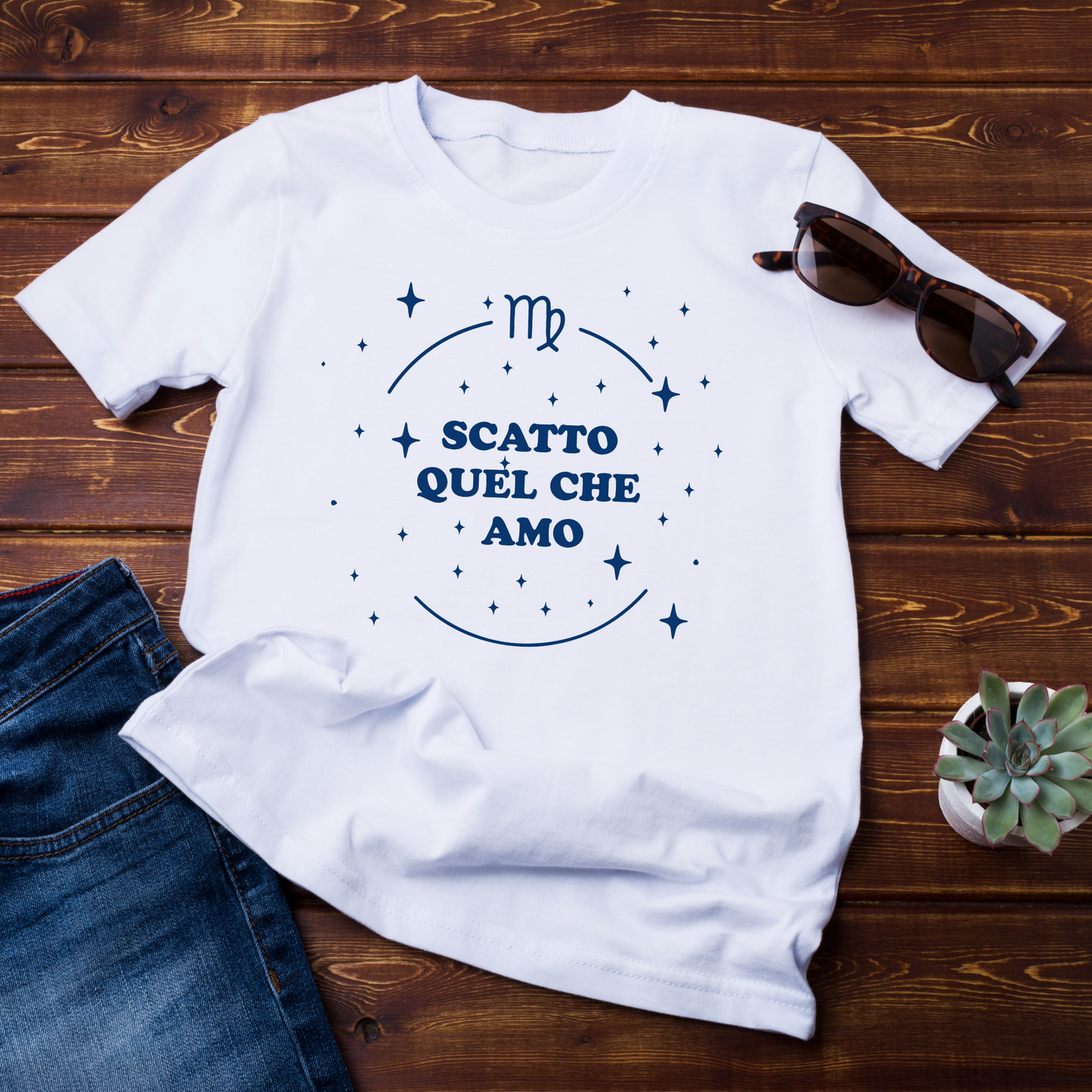 "Run & Shoot - Das analoge Abenteuer 🎞️📸" Unisex Kurzarm-T-Shirt