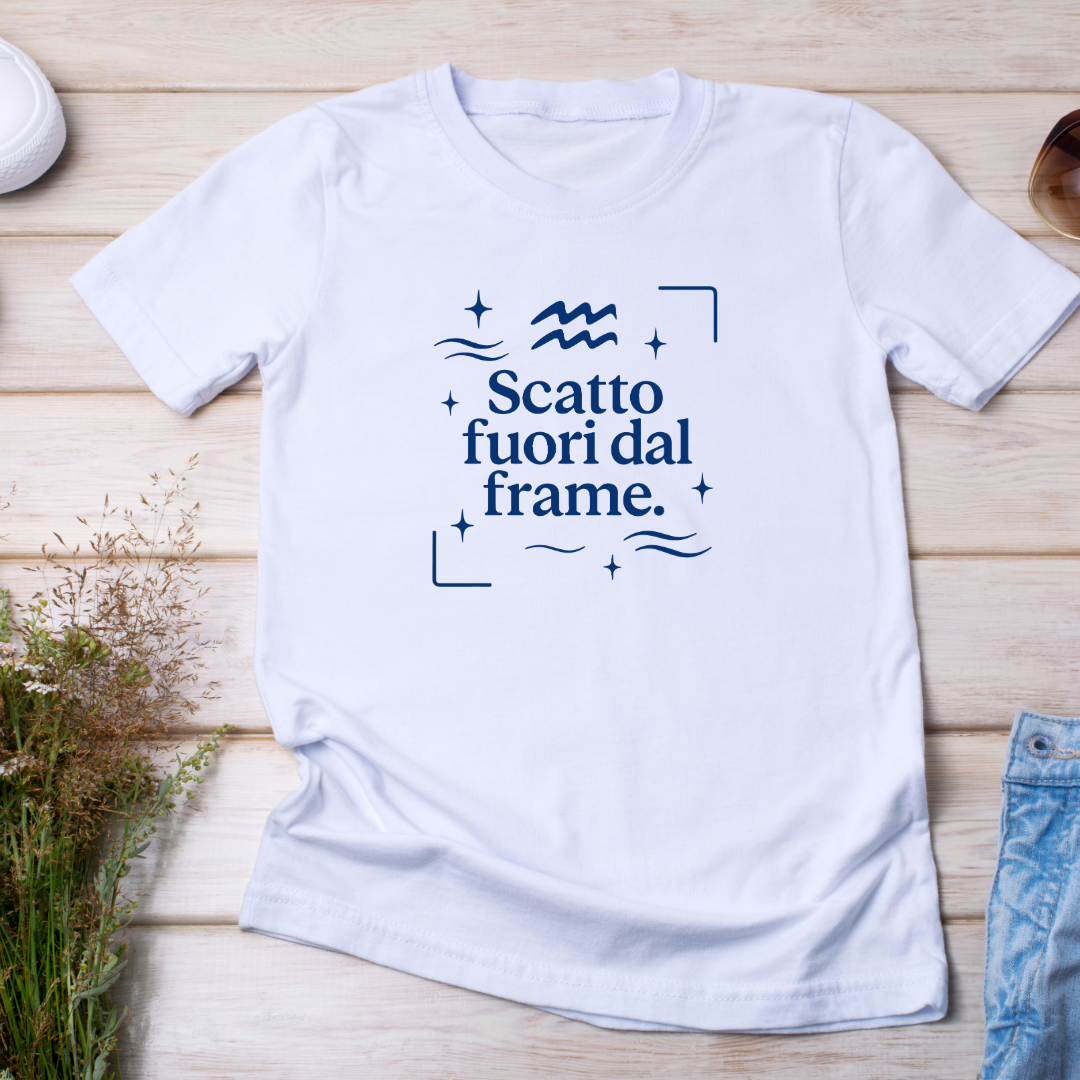 T-shirt maniche corte T-shirt maniche corte Collezione Zodiac & Scatta "Acquario - Scatto fuori dal frame – Acquario" Donna